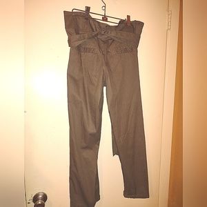 Sophisticated trousers by Cartonnier